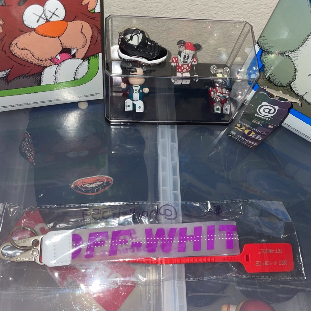 Brand new Off-White key chain